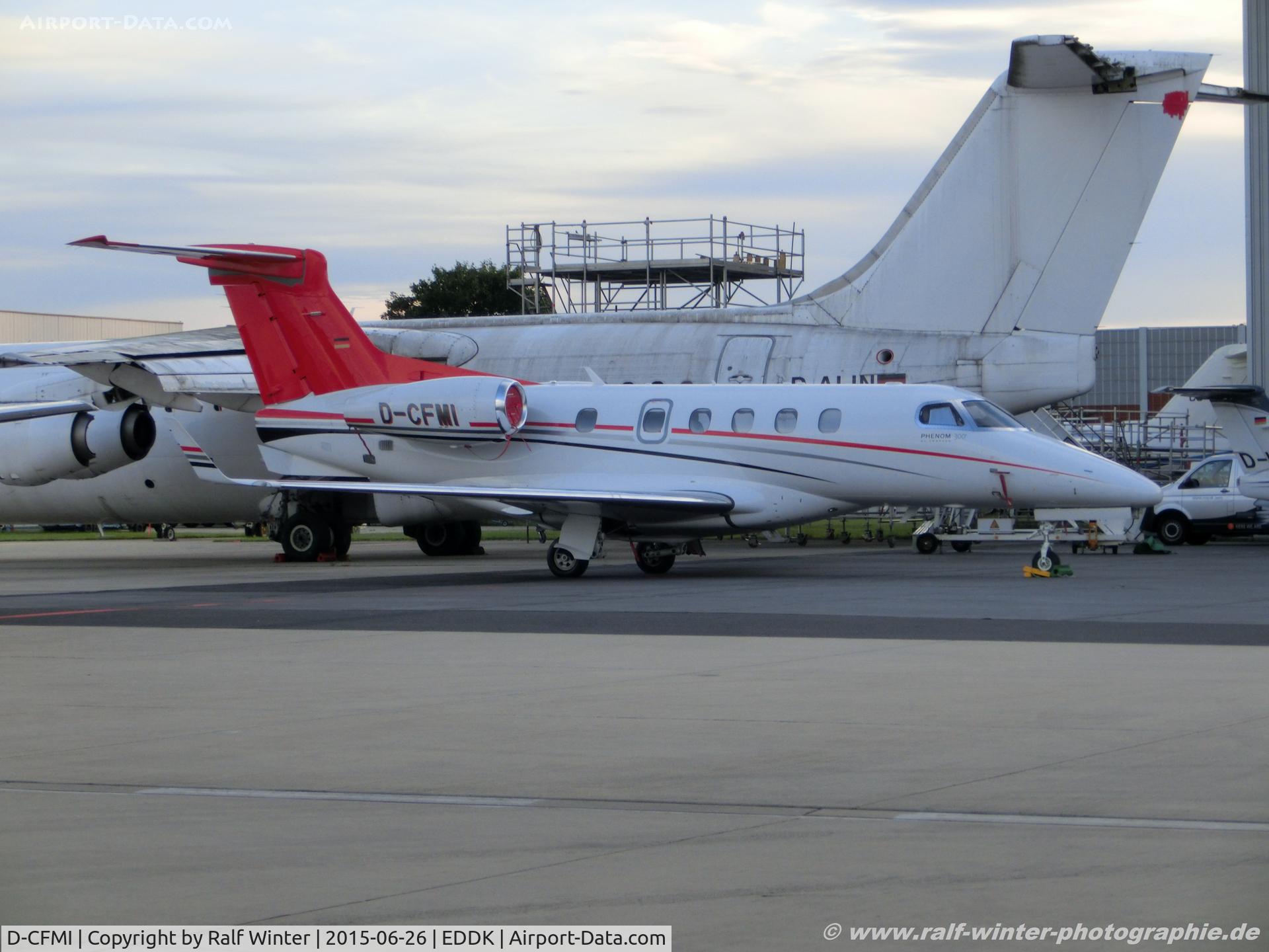 D-CFMI, 2011 Embraer EMB-505 Phenom 300 C/N 50500058, Embraer EMB-505 Phenom 300 - GEMUe GmbH - 50500058 - D-CFMI - 26.08.2015 - CGN