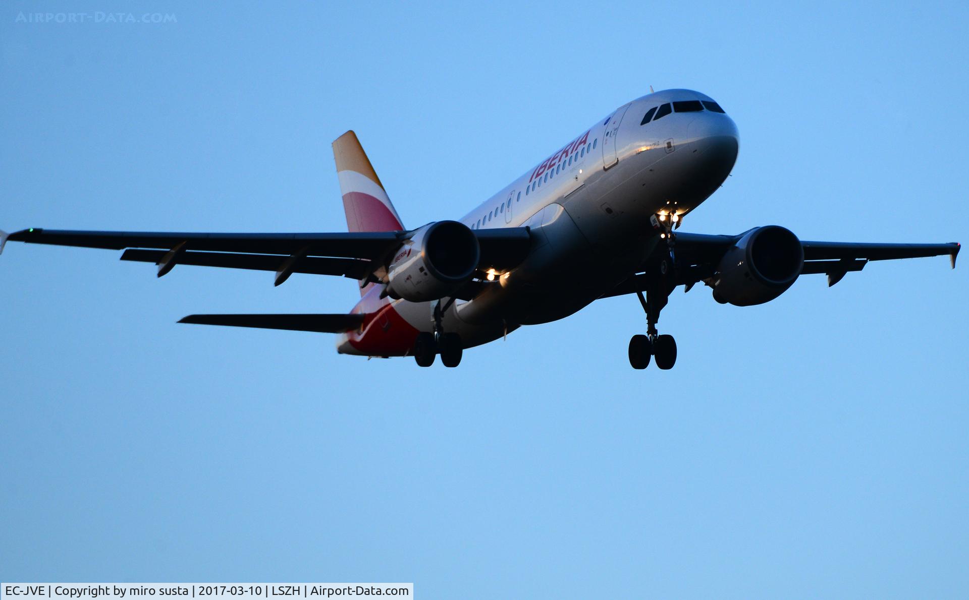 EC-JVE, 2006 Airbus A319-111 C/N 2843, Iberia Airbus A319-111 airplane approaching Zurich-Kloten International Airport in Switzerland