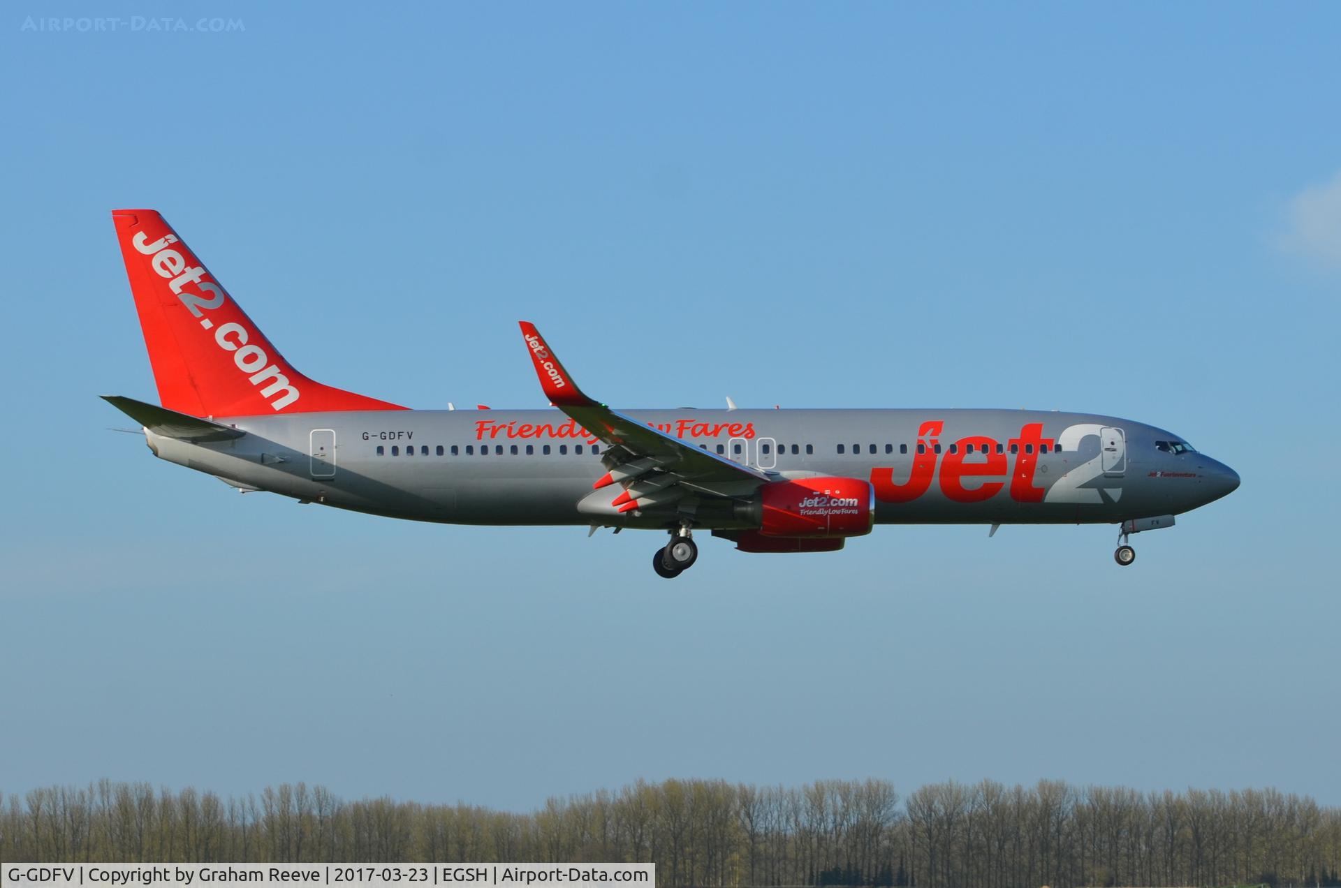 G-GDFV, 1998 Boeing 737-85F C/N 28821, Landing at Norwich.