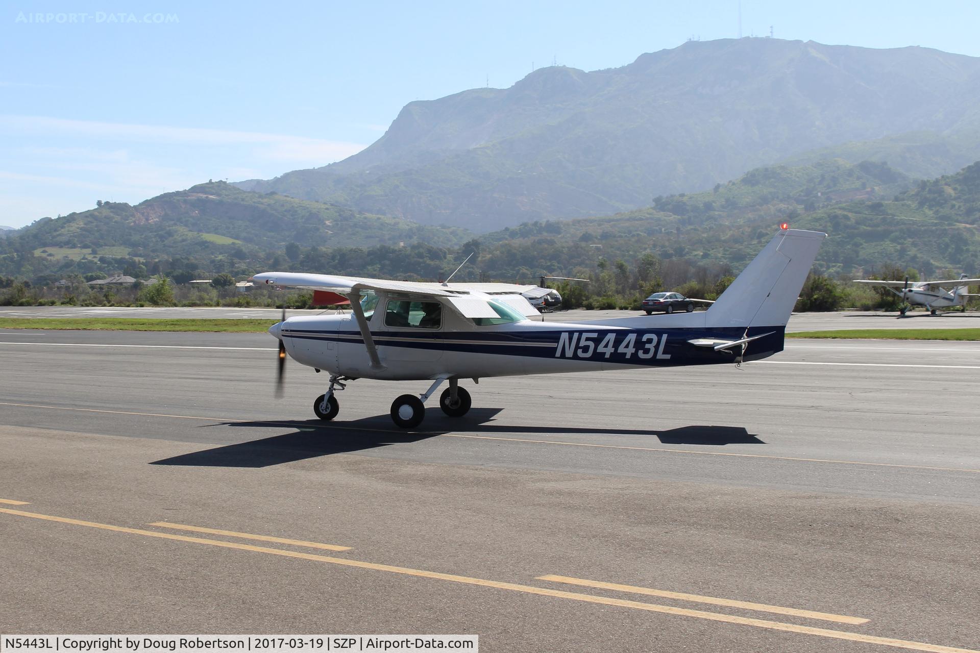N5443L, 1980 Cessna 152 C/N 15284315, 1980 Cessna 152, Lycoming O-235 115 Hp, taxi back after landing Rwy 22