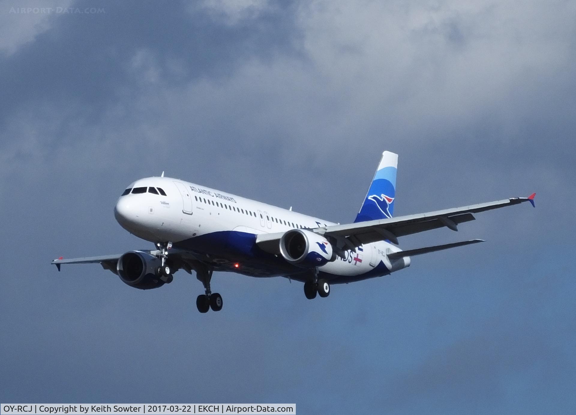 OY-RCJ, 2016 Airbus A320-214 C/N 7465, Short finals to land