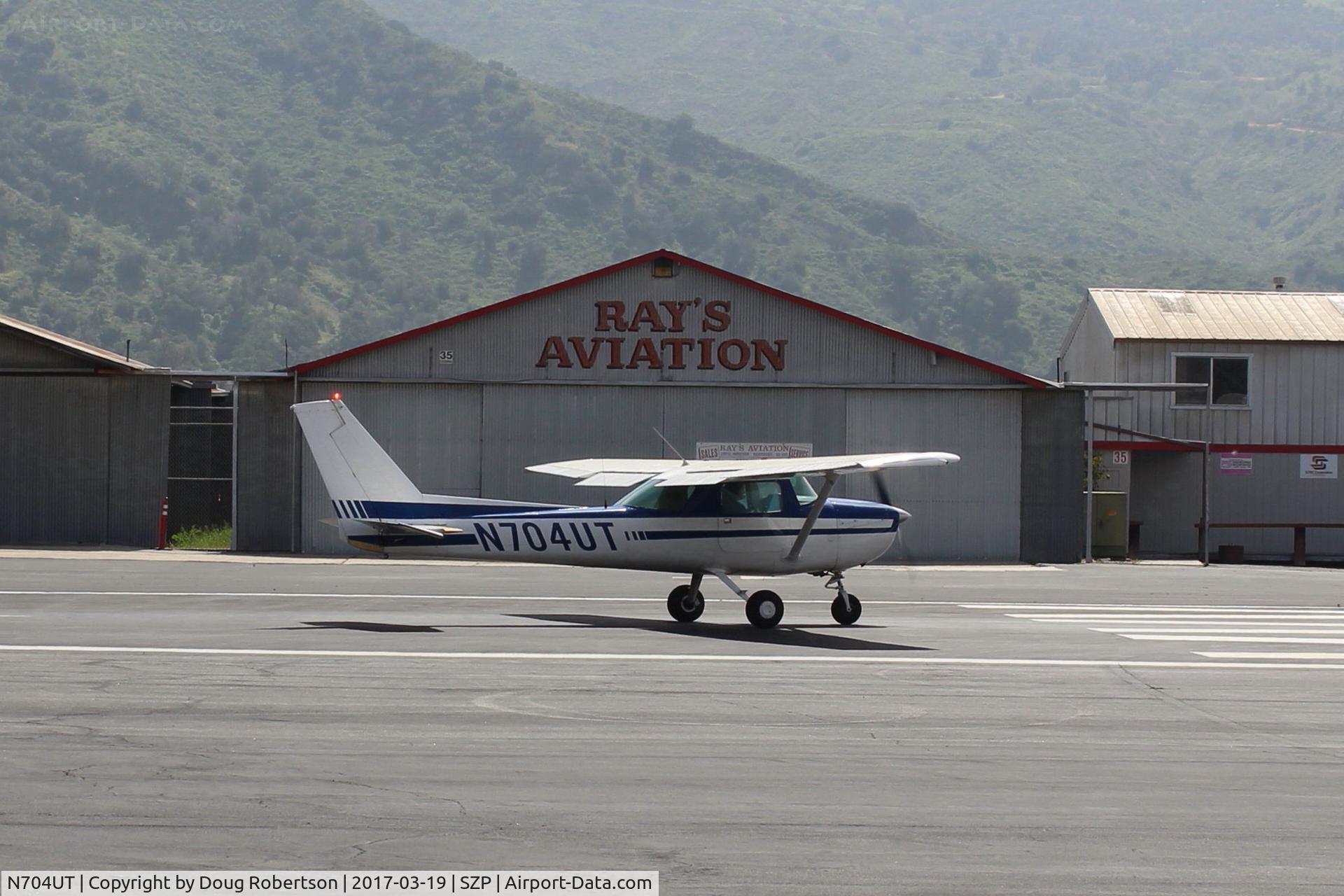 N704UT, 1976 Cessna 150M C/N 15078891, 1976 Cessna 150M, Continental O-200 100 Hp, takeoff roll Rwy 22