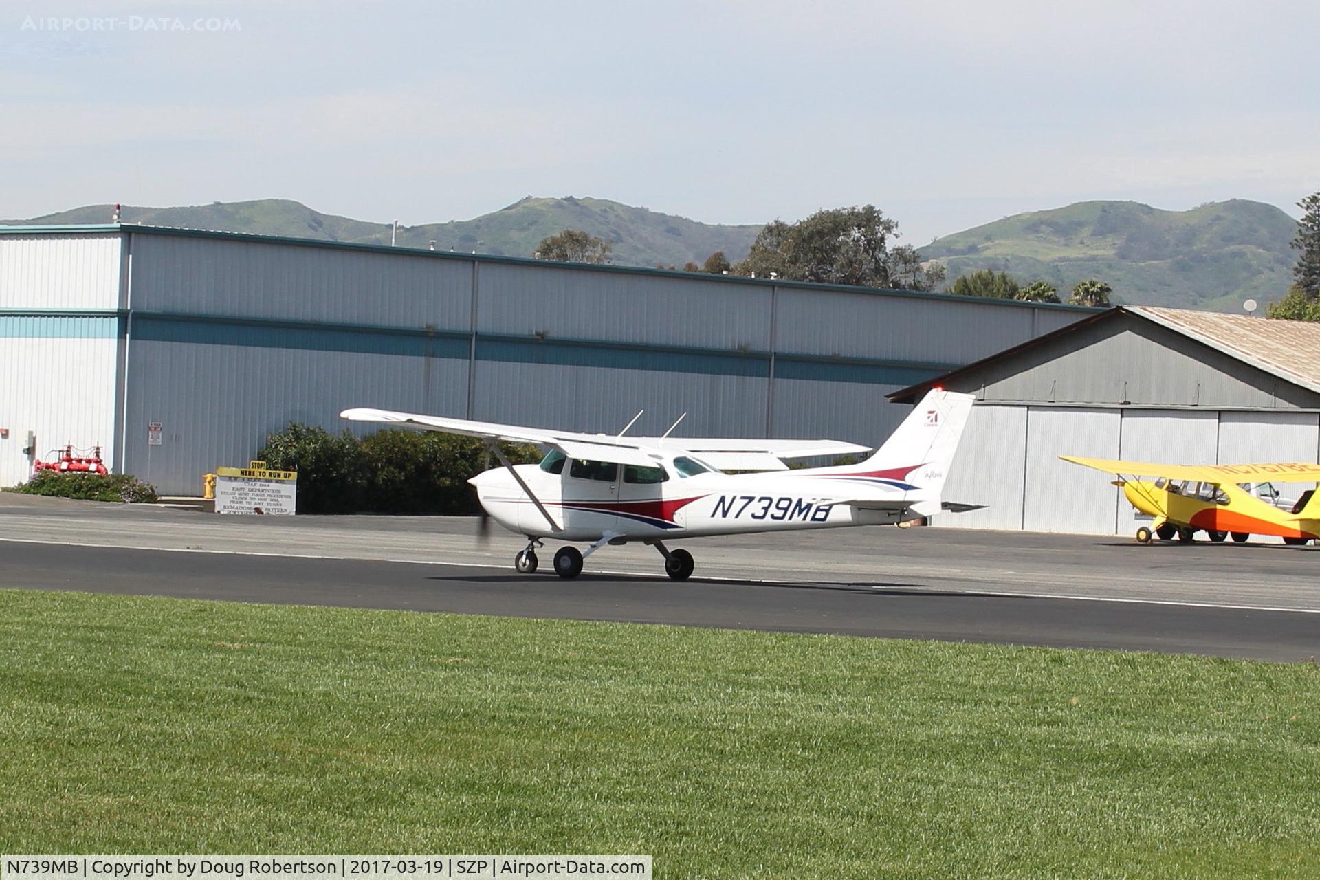 N739MB, 1978 Cessna 172N C/N 17270641, 1978 Cessna 172N SKYHAWK, Lycoming O-320-H2AD 160 Hp, landing roll Rwy 22