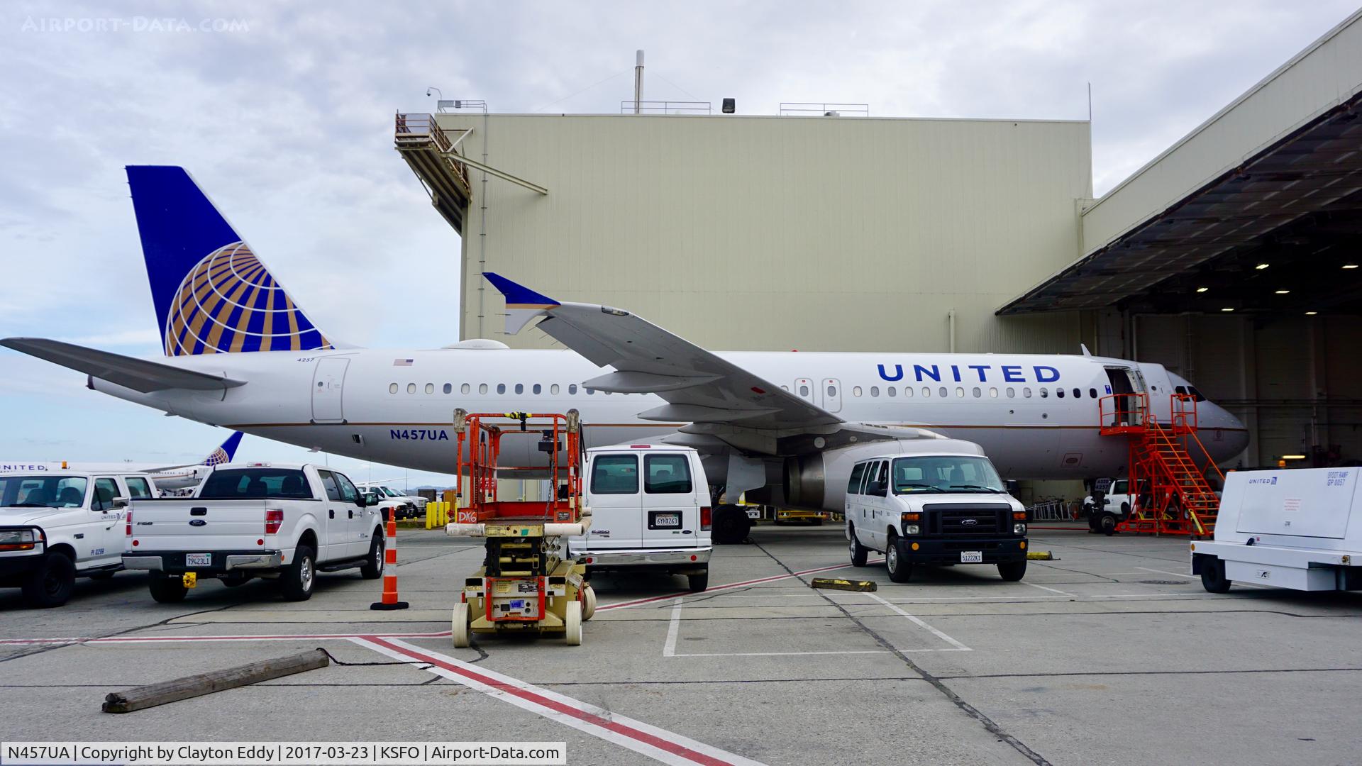 N457UA, 1999 Airbus A320-232 C/N 1146, SFO 2017