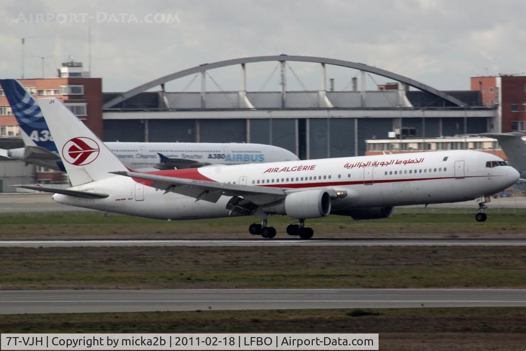 7T-VJH, Boeing 767-3D6 C/N 24767-323, Landing
