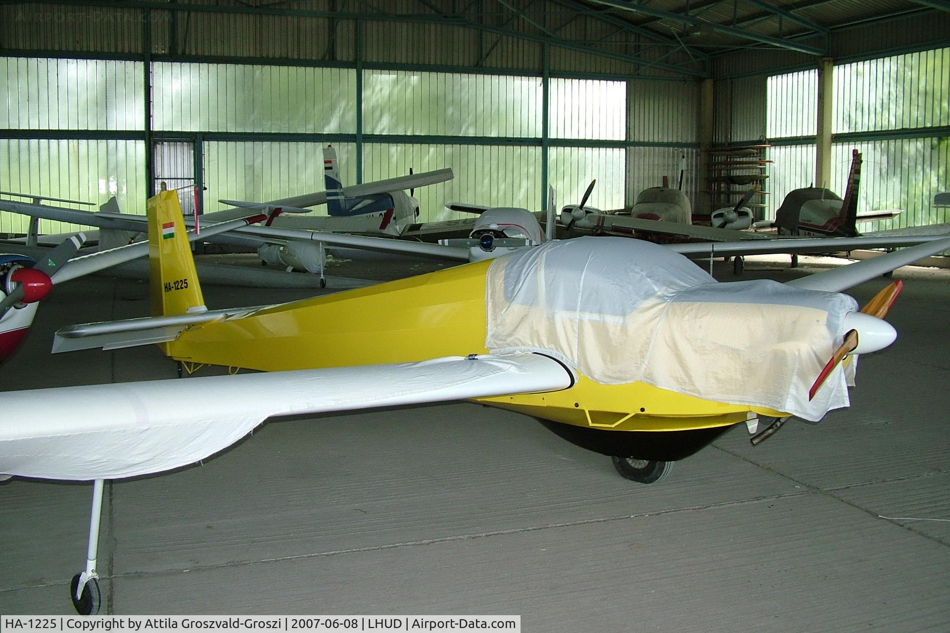 HA-1225, 1971 Scheibe SF-25B Falke C/N 4824, Szeged Airport, Hungary