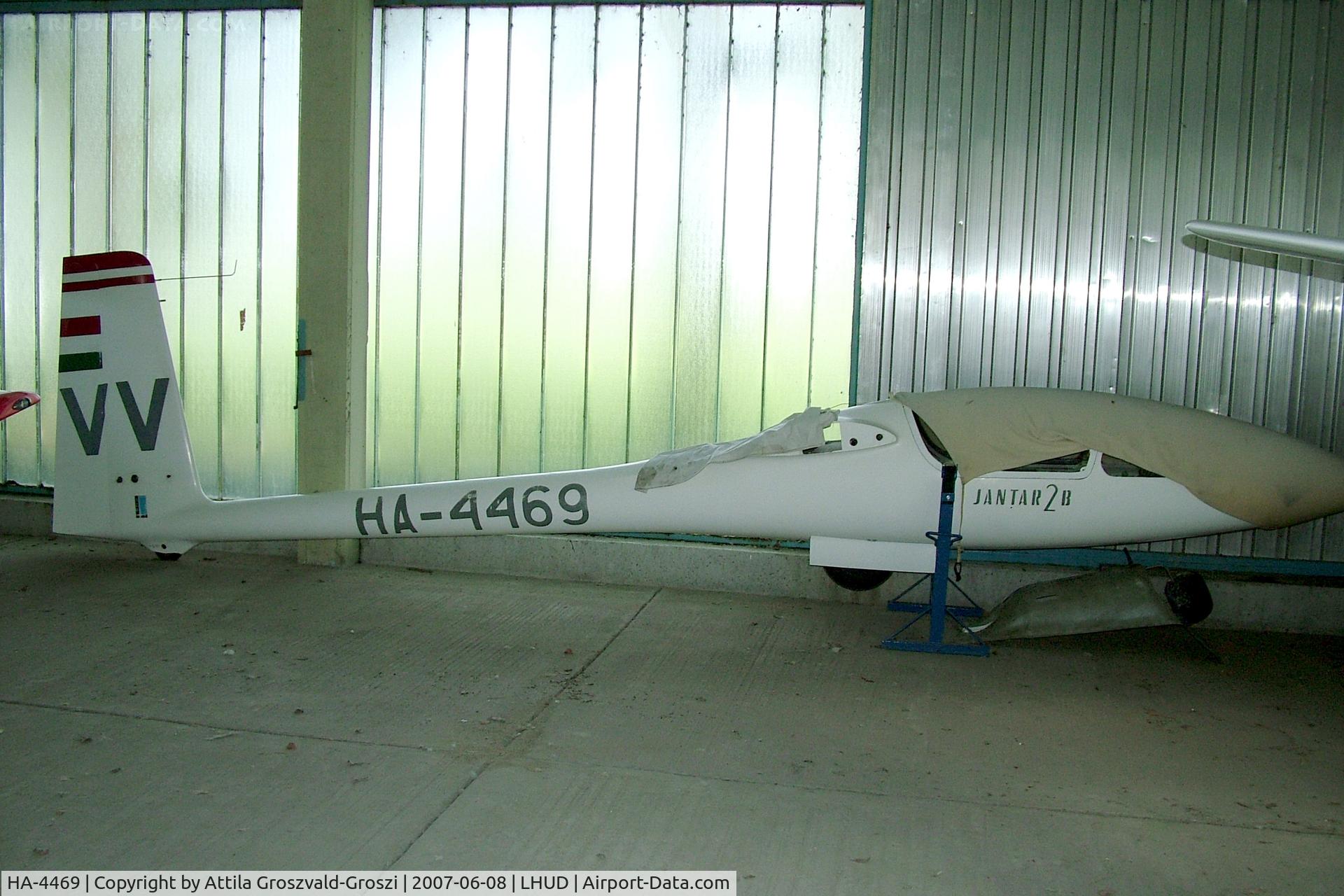 HA-4469, 1988 PZL-Bielsko SZD-42-2 Jantar 2B C/N B-1680, Szeged Airport, Hungary