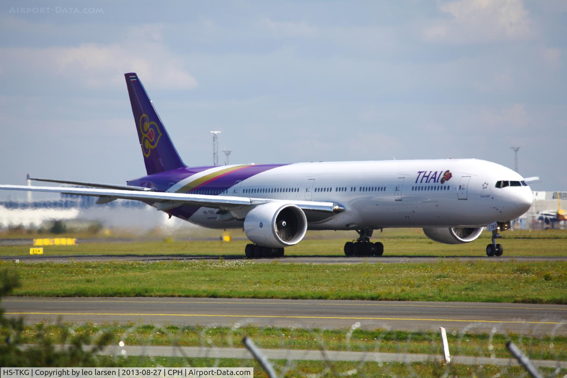 HS-TKG, 2007 Boeing 777-35R/ER C/N 35157/627, Copenhagen 27.8.2013