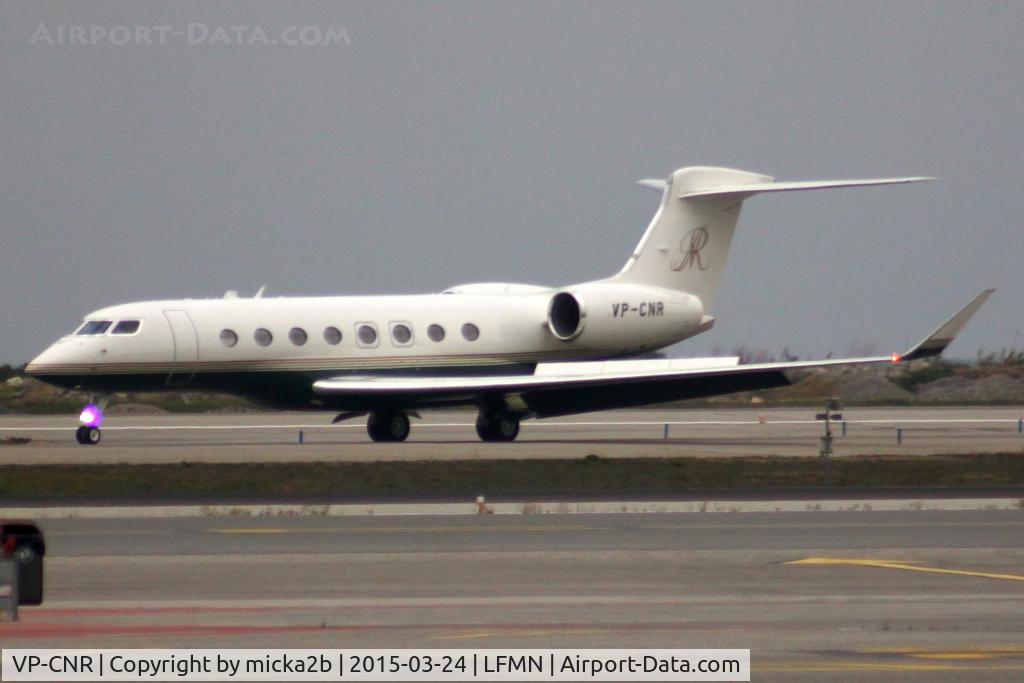 VP-CNR, 2006 Gulfstream Aerospace GV-SP (G550) C/N 5113, Taxiing