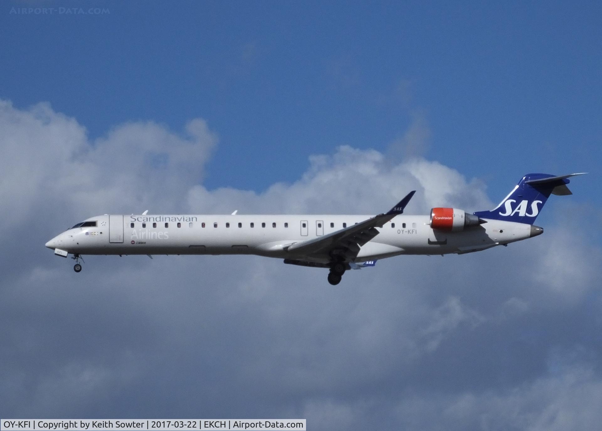 OY-KFI, 2009 Canadair CRJ-900ER (CL-600-2D24) C/N 15242, Short finals too Land