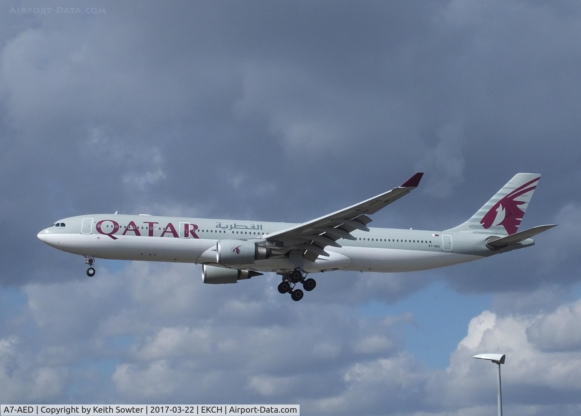 A7-AED, 2005 Airbus A330-302 C/N 680, Short finals too Land