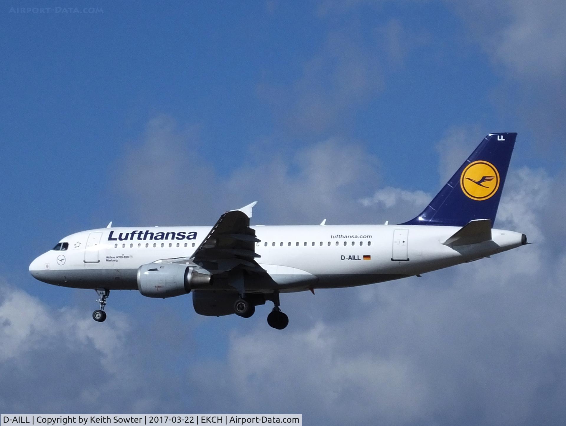D-AILL, 1997 Airbus A319-114 C/N 689, Short finals to land