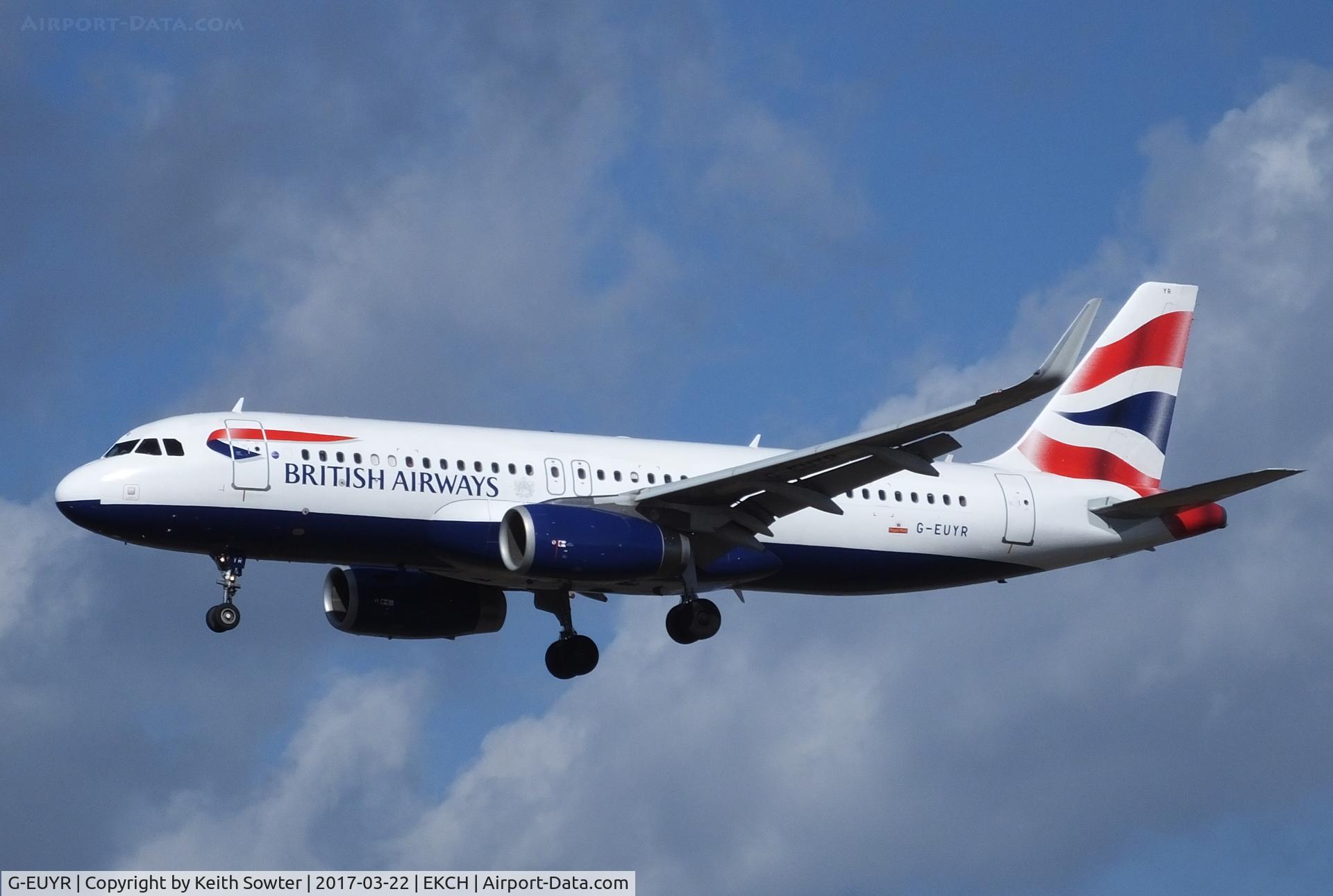 G-EUYR, 2013 Airbus A320-232 C/N 5856, Short finals to land