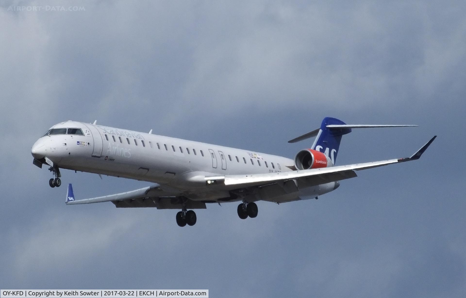 OY-KFD, 2009 Bombardier CRJ-900 (CL-600-2D24) C/N 15221, Short finals to land
