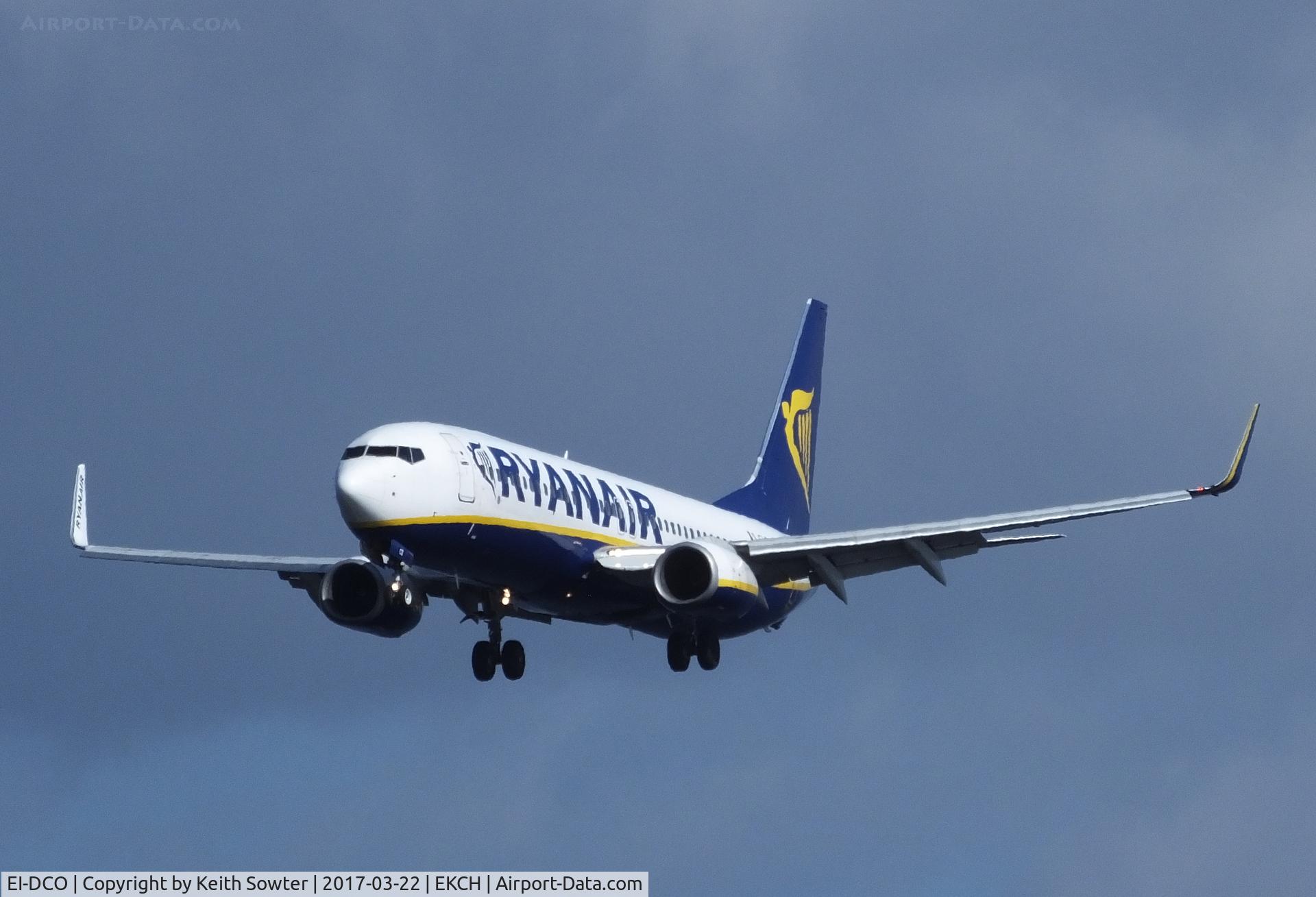 EI-DCO, 2004 Boeing 737-8AS C/N 33809, Short finals to land
