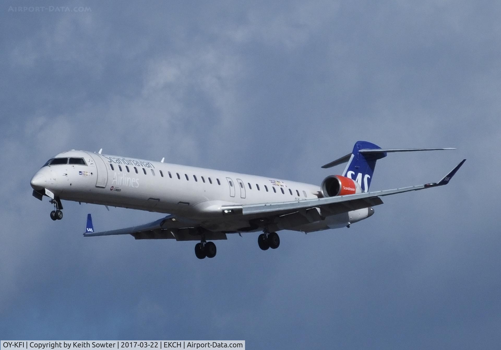 OY-KFI, 2009 Canadair CRJ-900ER (CL-600-2D24) C/N 15242, Short finals to land