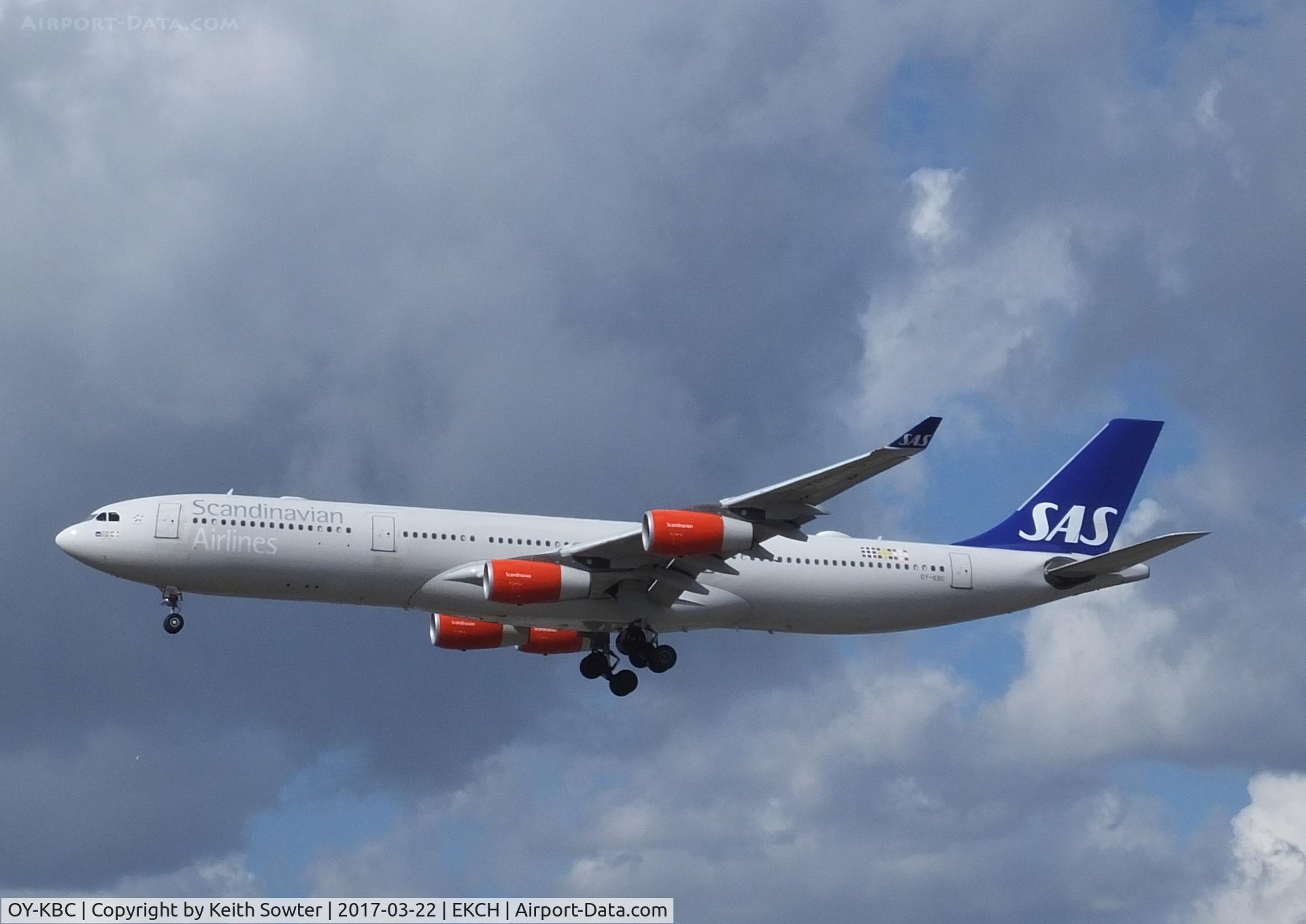 OY-KBC, 2002 Airbus A340-313X C/N 467, Short finals to land