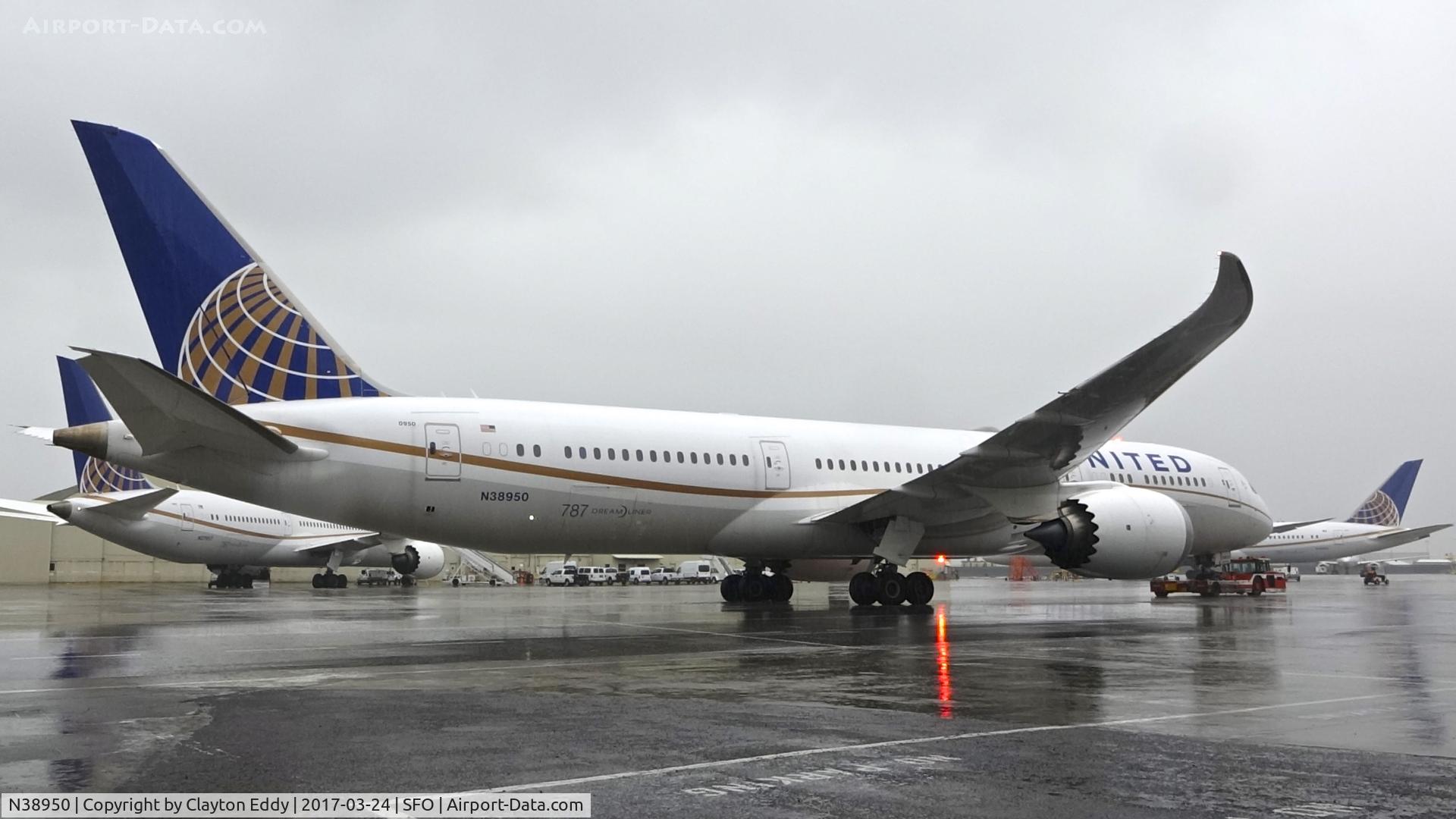 N38950, 2014 Boeing 787-9 Dreamliner Dreamliner C/N 36401, SFO 2017