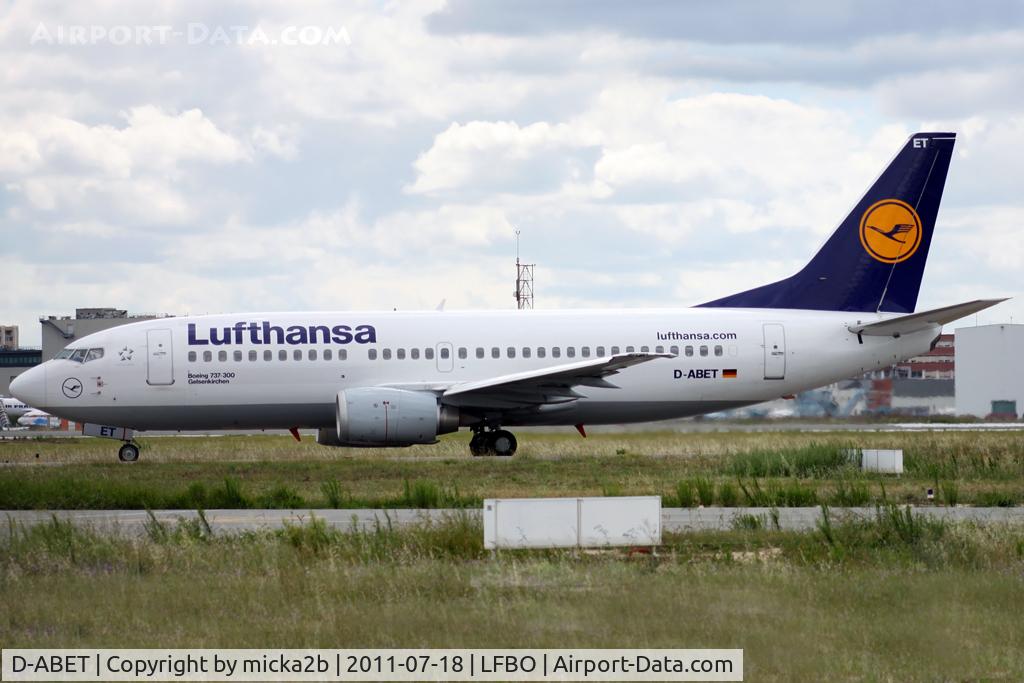 D-ABET, 1994 Boeing 737-330 C/N 27903, Taxiing