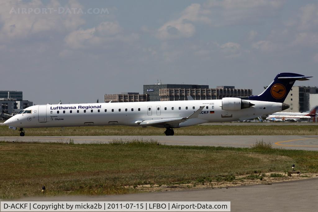 D-ACKF, 2006 Bombardier CRJ-900LR (CL-600-2D24) C/N 15083, Taxiing