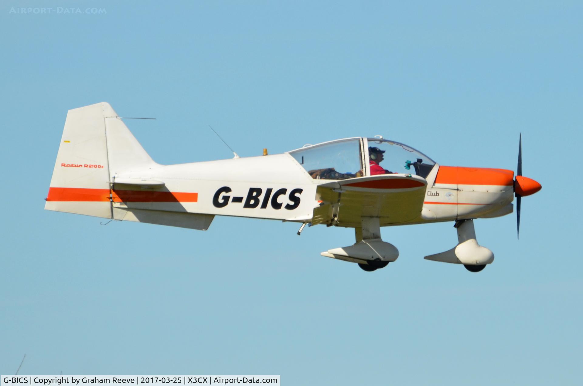 G-BICS, 1977 Robin R-2100A C/N 128, Landing at Northrepps.