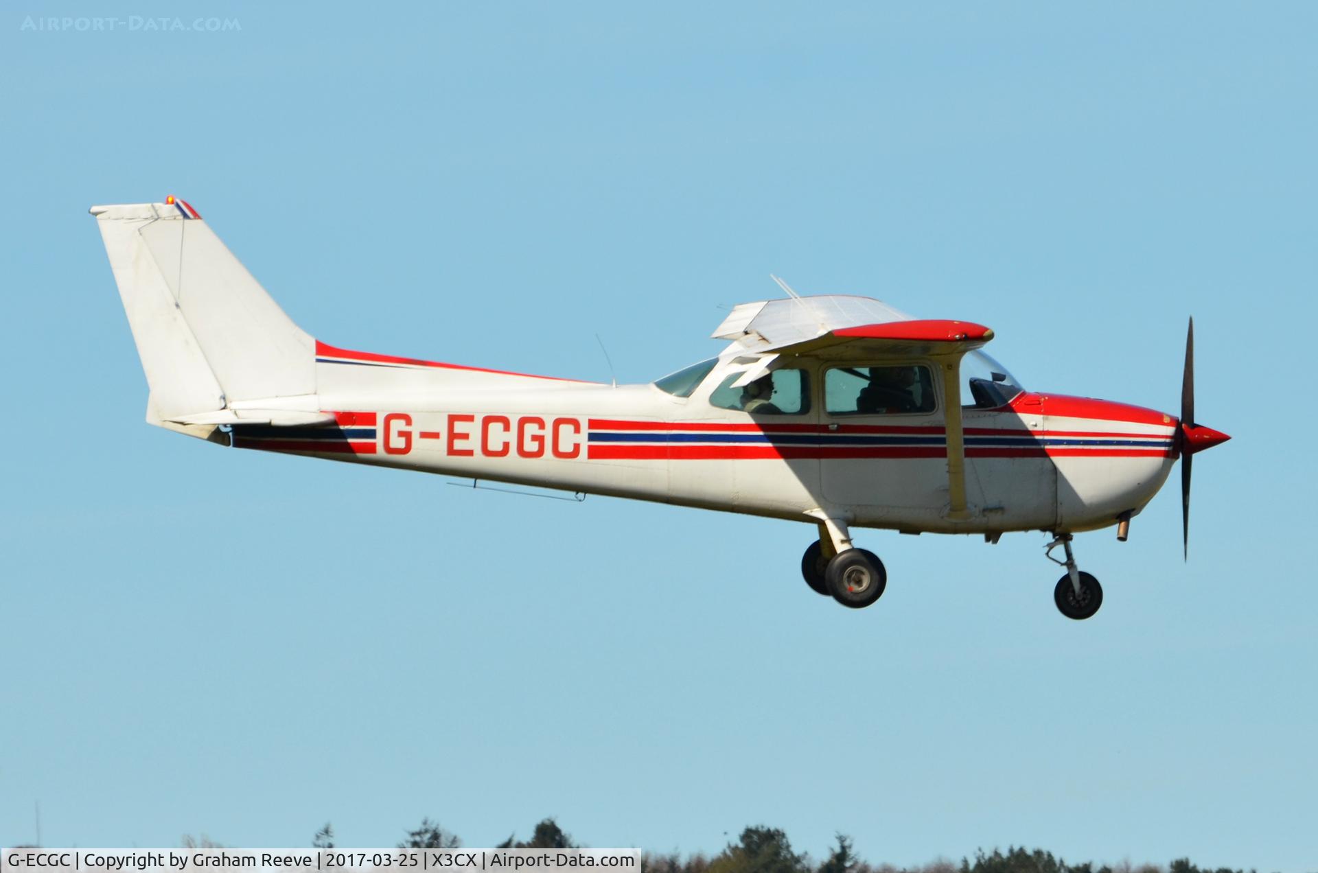 G-ECGC, 1979 Reims F172N Skyhawk C/N 1850, Landing at Northrepps.