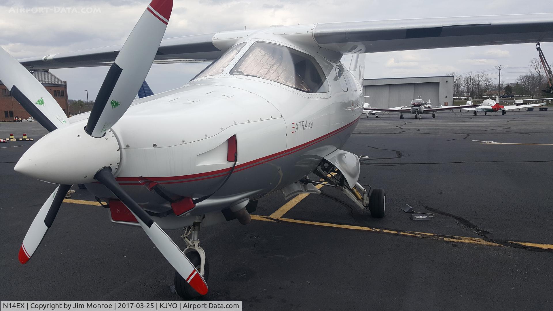 N14EX, 2000 Extra EA-400 C/N 15, On the ramp @ Leesburg, VA