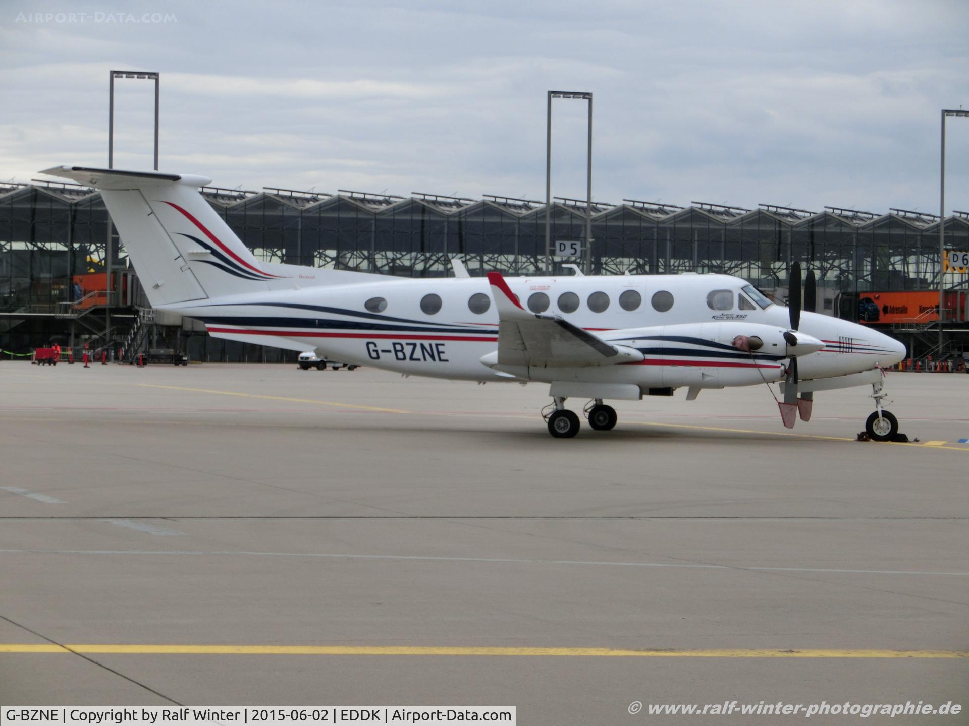 G-BZNE, 2000 Raytheon King Air 350 (B300) C/N FL-286, Beechcraft 350 Super King Air - Skyhopper - FL-286 - G-BZNE - 02.06.2015 - CGN