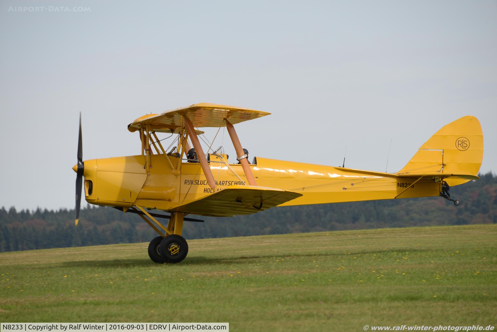 N8233, 1944 De Havilland DH-82A Tiger Moth II C/N 85959, De Havilland DH 82A Tiger Moth - Private - 85959 - N8233 - 03.09.2016 - EDRV