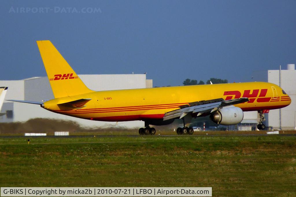 G-BIKS, 1985 Boeing 757-236/SF C/N 22190, Landing