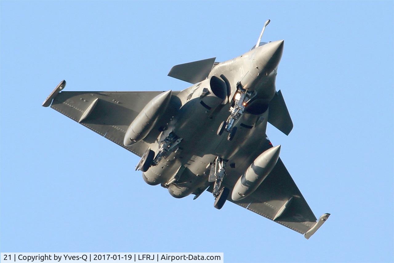 21, Dassault Rafale M C/N 21, Dassault Rafale M, Short approach rwy 08, Landivisiau Naval Air Base (LFRJ)
