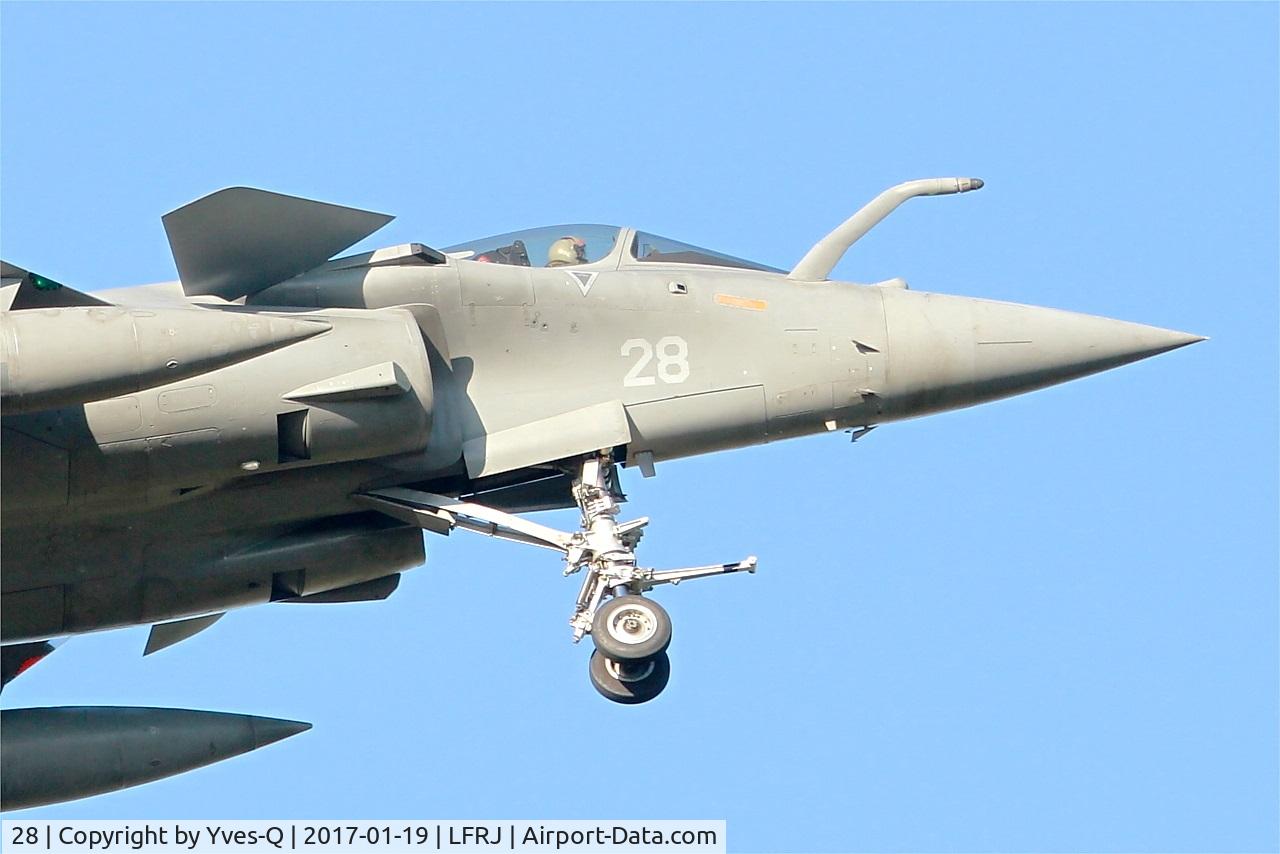 28, Dassault Rafale M C/N 28, Dassault Rafale M, Short approach rwy 08, Landivisiau Naval Air Base (LFRJ)