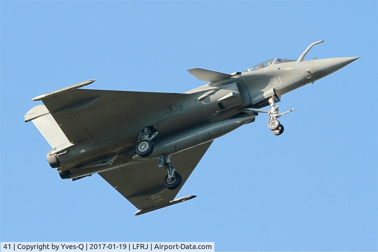 41, Dassault Rafale M C/N 41, Dassault Rafale M, Short approach rwy 08, Landivisiau Naval Air Base (LFRJ)