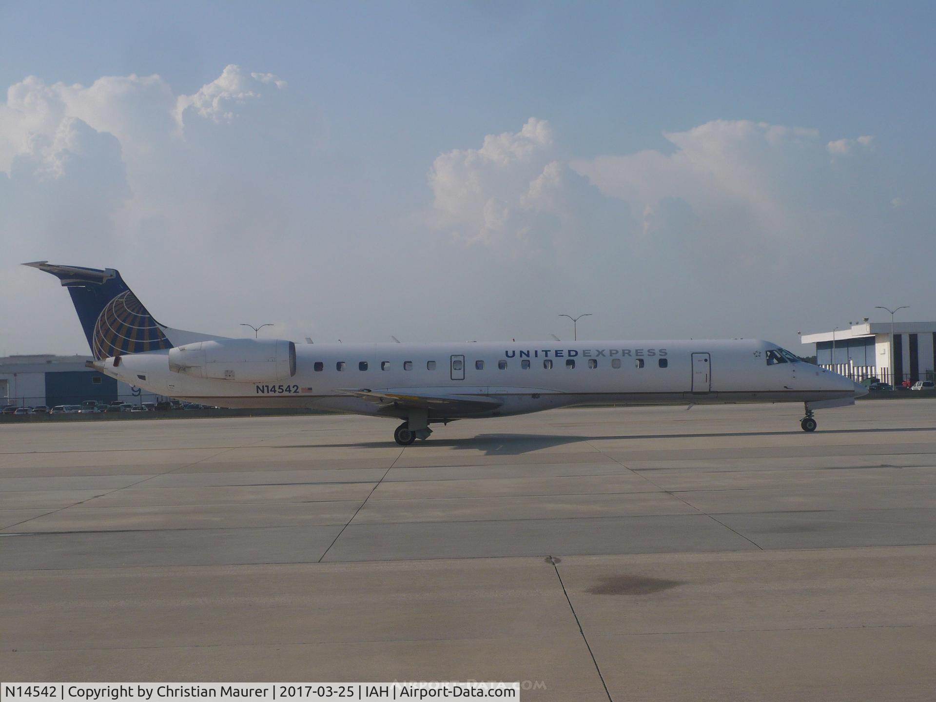 N14542, 2001 Embraer ERJ-145LR (EMB-145LR) C/N 145547, ERJ-145LR
