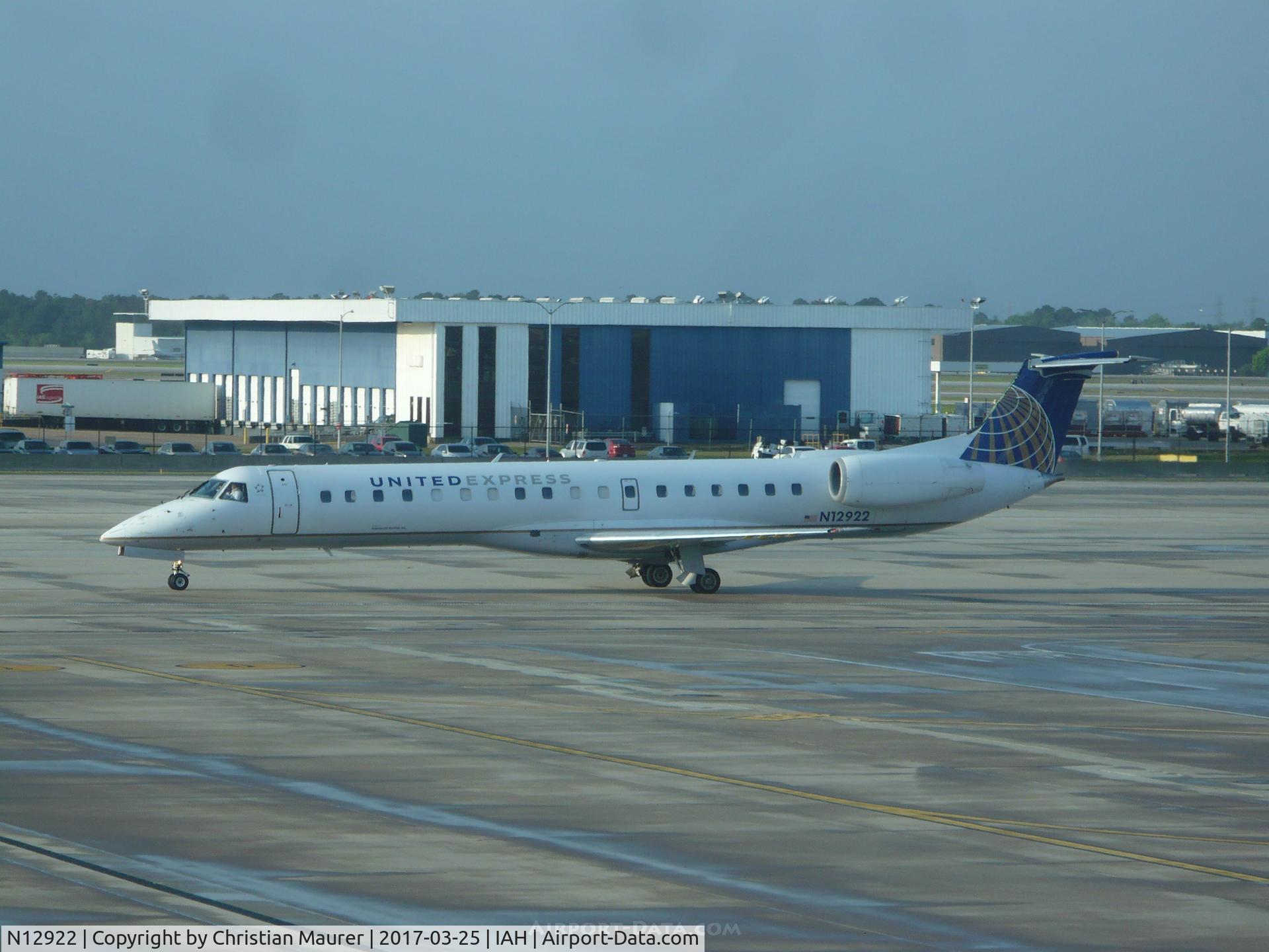 N12922, 2000 Embraer ERJ-145LR (EMB-145LR) C/N 145338, ERJ-145LR