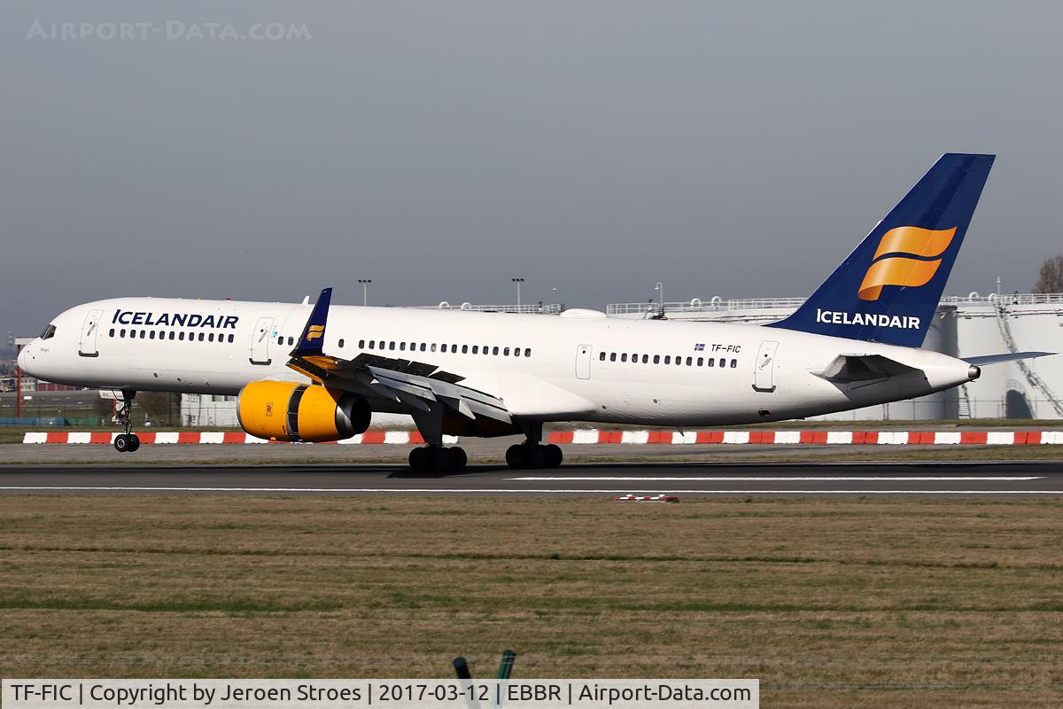 TF-FIC, 2000 Boeing 757-23N C/N 30735, Brussels