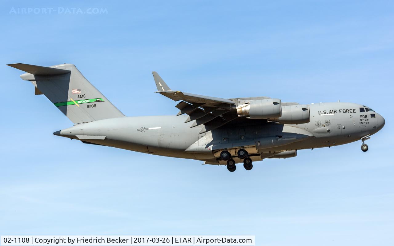 02-1108, 2002 Boeing C-17A Globemaster III C/N 50116/F115/P108, on final RW08