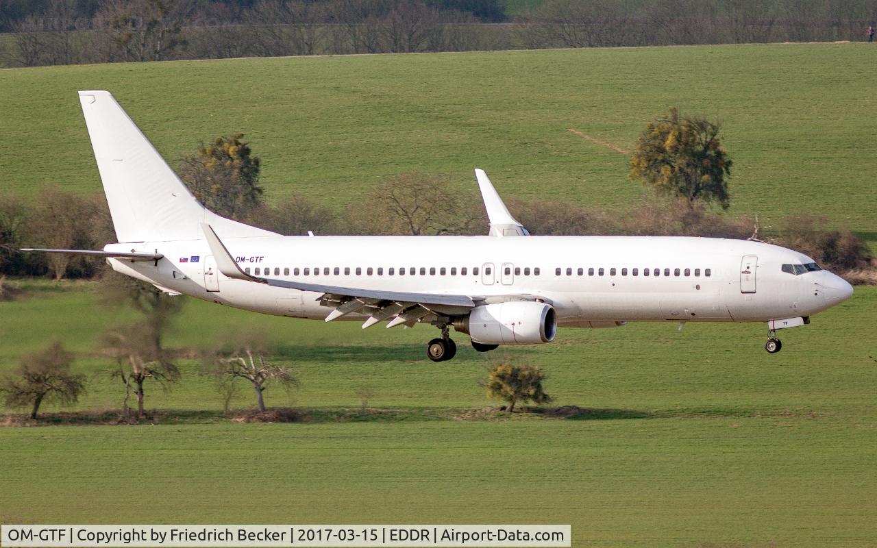OM-GTF, 1998 Boeing 737-86J C/N 28070, on final RW09