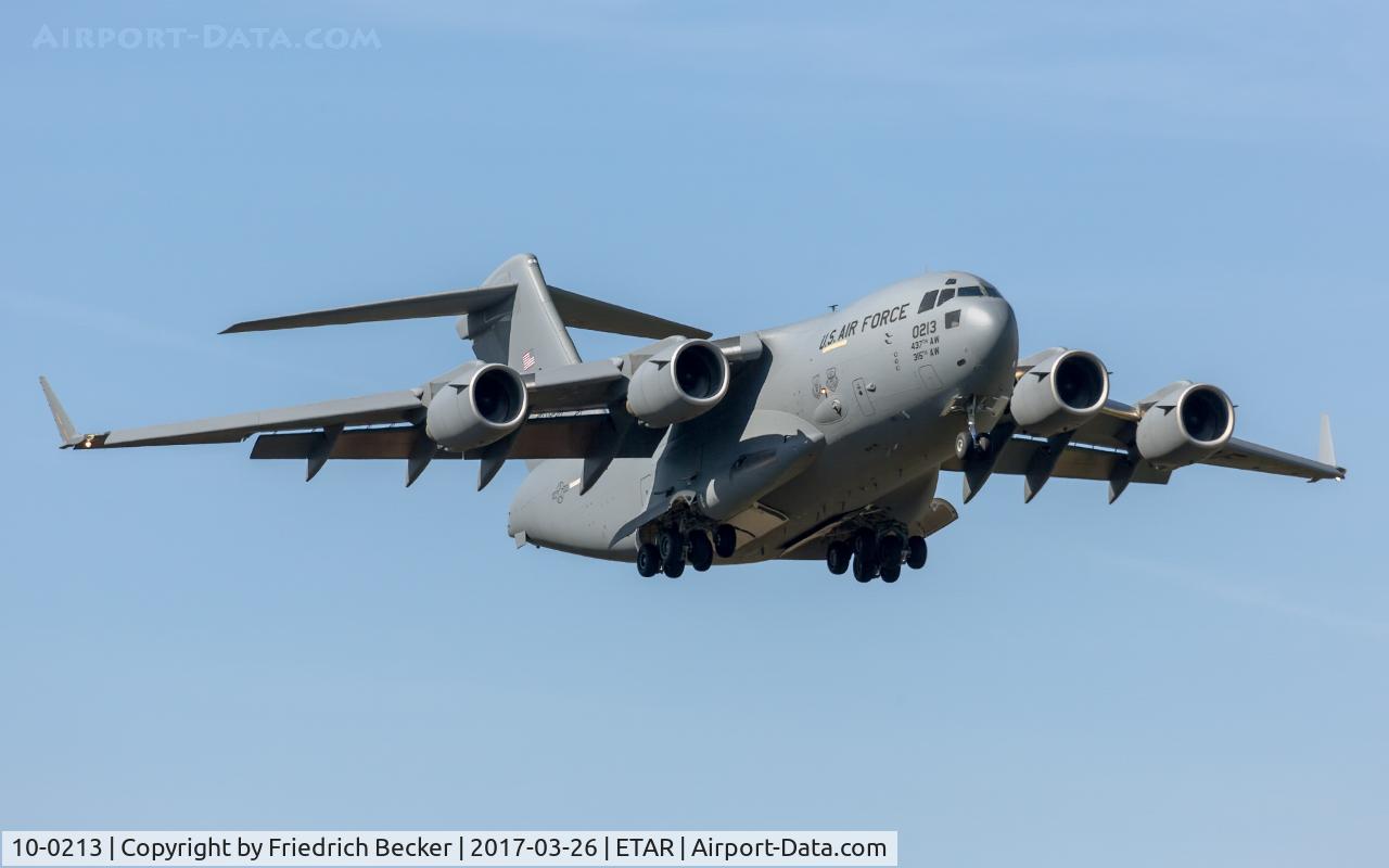 10-0213, 2010 Boeing C-17A Globemaster III C/N 50242, on final RW08