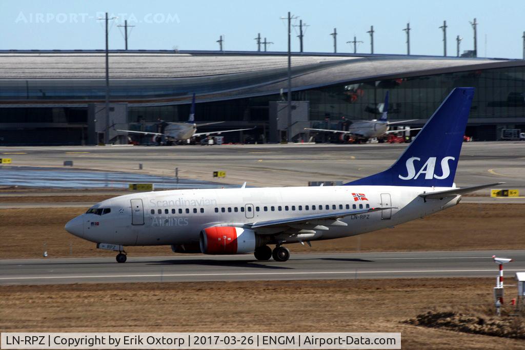 LN-RPZ, 1998 Boeing 737-683 C/N 28293, LN-RPZ in OSL
