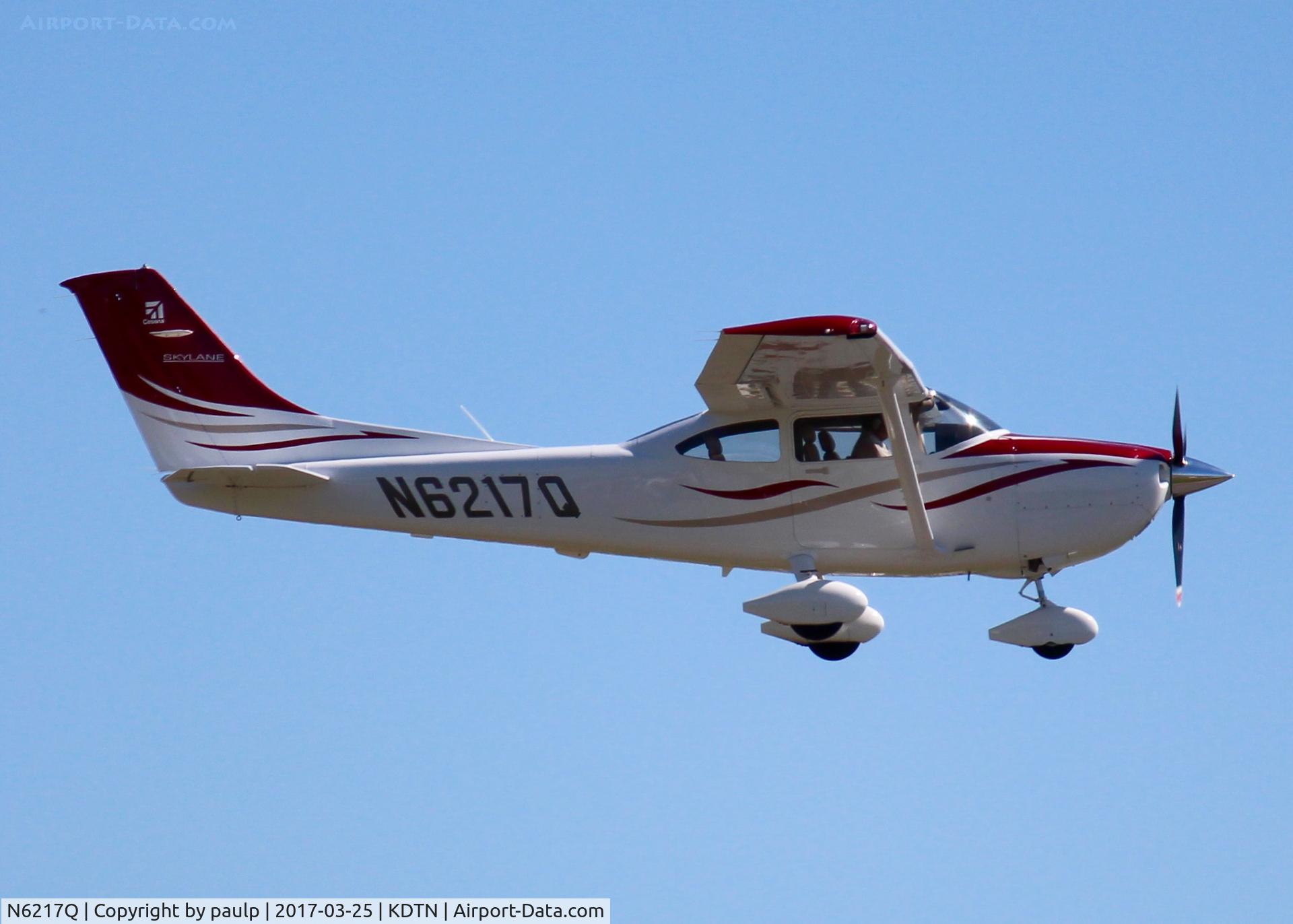 N6217Q, Cessna 182T Skylane C/N 18282140, At Downtown Shreveport.