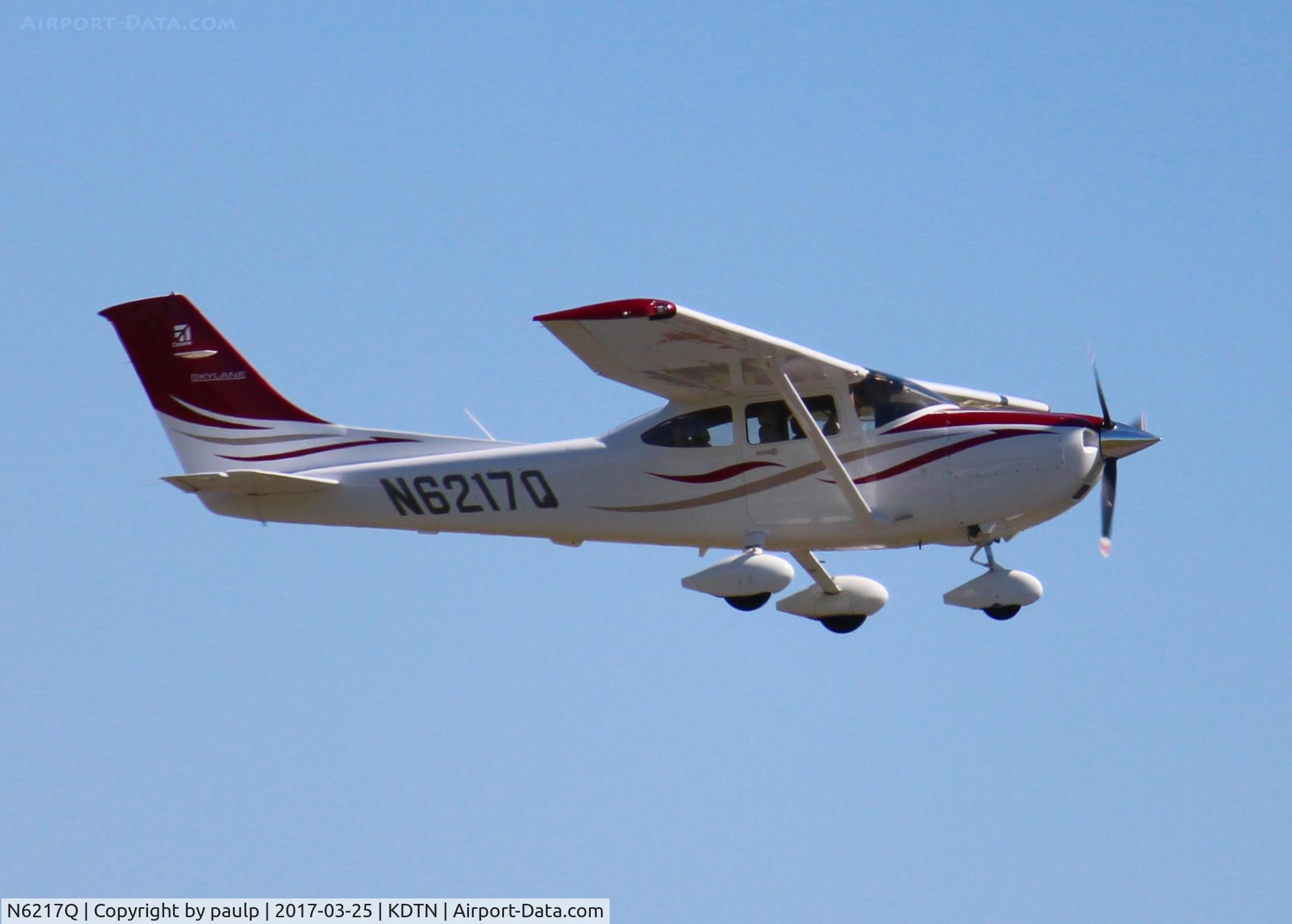 N6217Q, Cessna 182T Skylane C/N 18282140, At Downtown Shreveport.