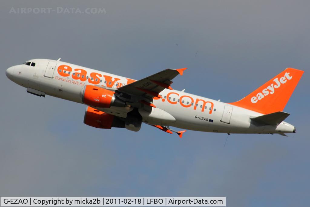 G-EZAO, 2006 Airbus A319-111 C/N 2769, Take off