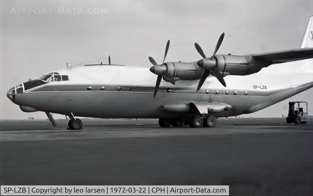 SP-LZB, 1966 Antonov An-12BP C/N 6344308, Copenhagen 22.3.1976