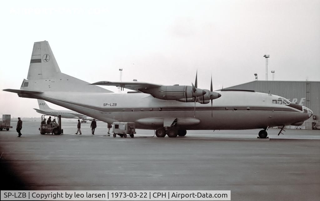 SP-LZB, 1966 Antonov An-12BP C/N 6344308, Copenhagen 22.3.1976