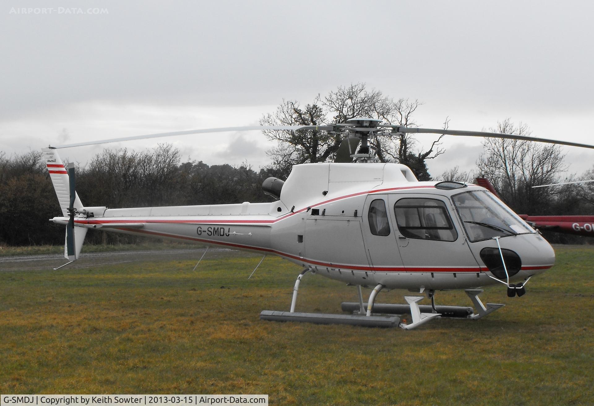 G-SMDJ, 1999 Eurocopter AS-350B-2 Ecureuil Ecureuil C/N 3187, Visiting Cheltenham Racecourse