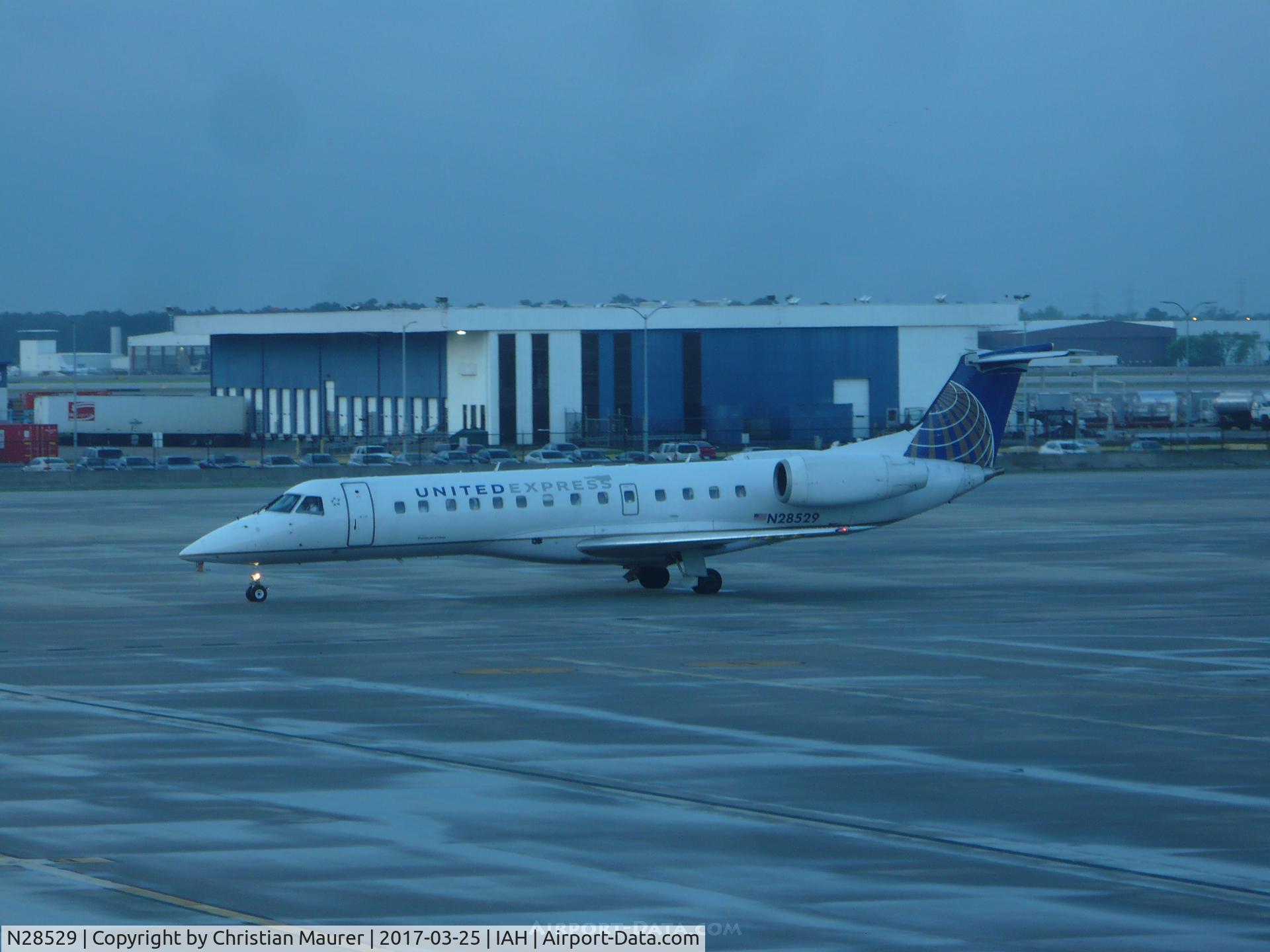 N28529, 2001 Embraer ERJ-135LR (EMB-135LR) C/N 145512, ERJ-135LR