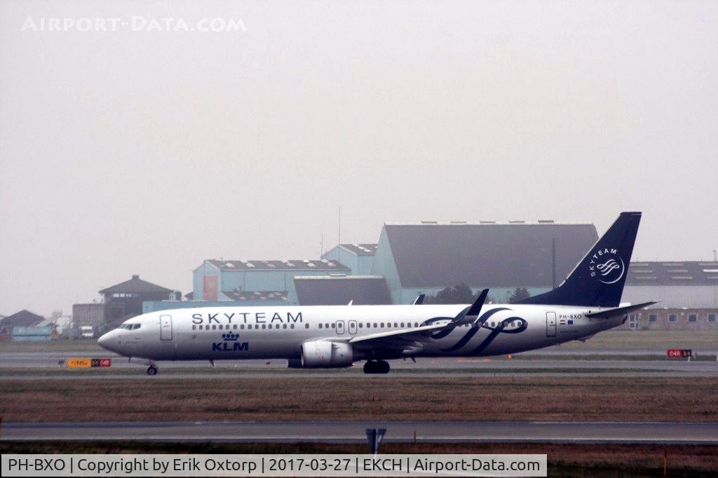 PH-BXO, 2001 Boeing 737-9K2 C/N 29599, PH-BXO just landed rw 22L