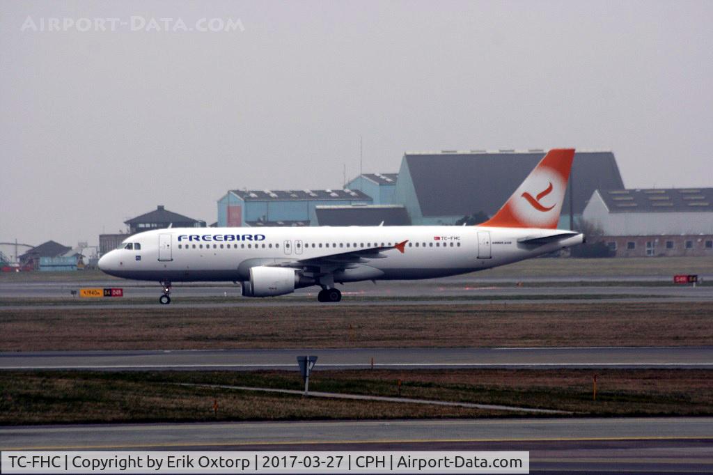 TC-FHC, 2009 Airbus A320-214 C/N 3852, TC-FHC just landed rw 22L