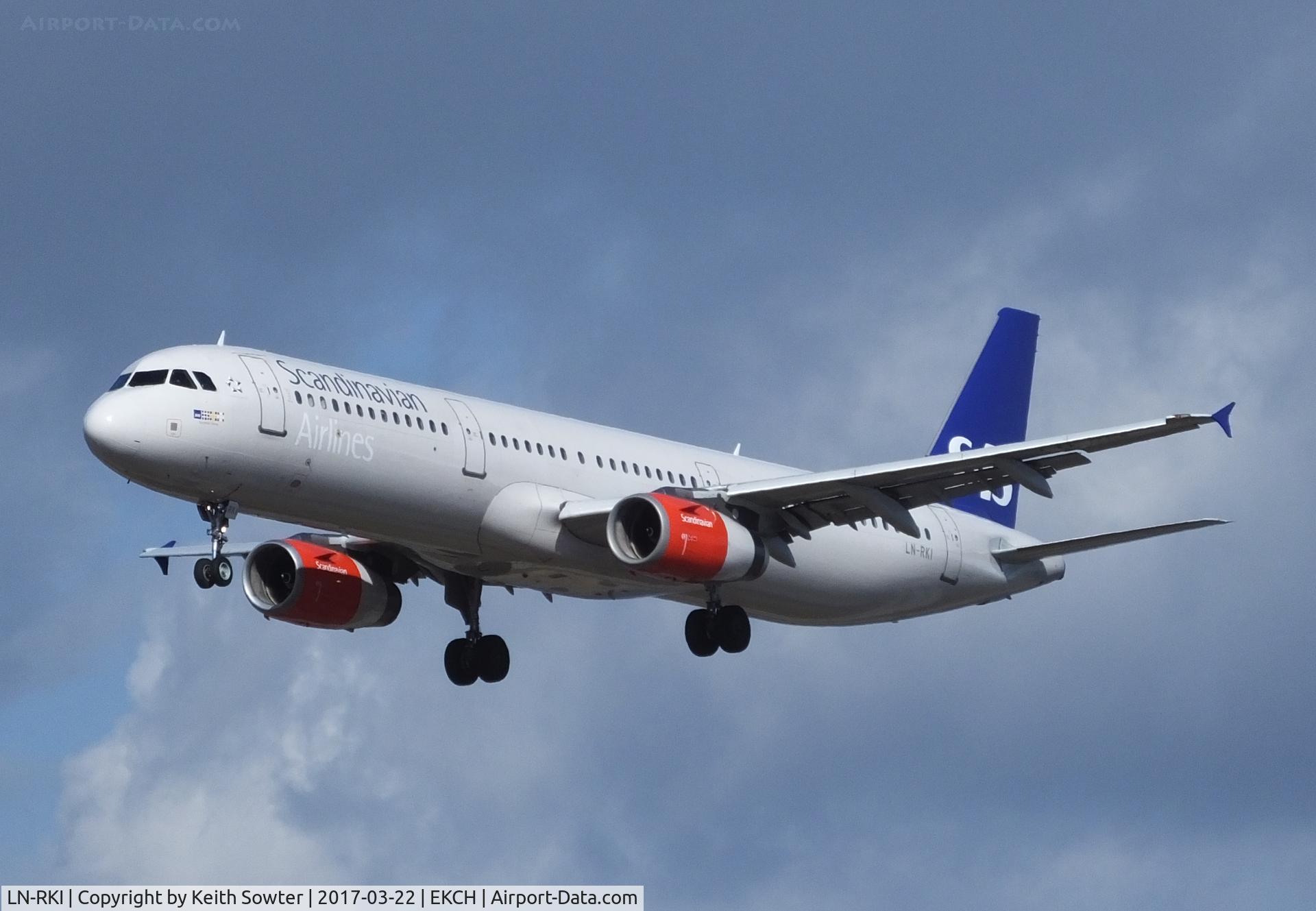 LN-RKI, 2002 Airbus A321-232 C/N 1817, Short finals to land at Copenhagen